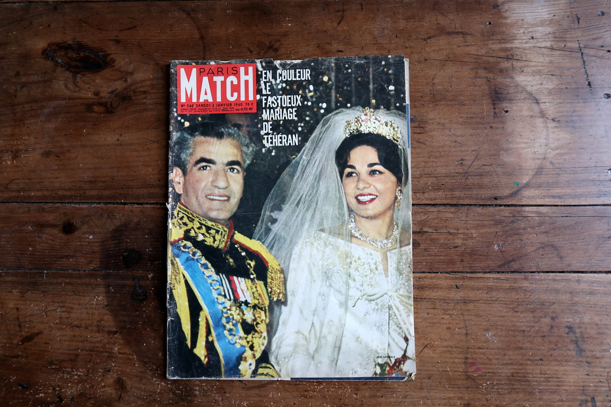Interior photographic pages of Paris Match No. 560 from January 1960