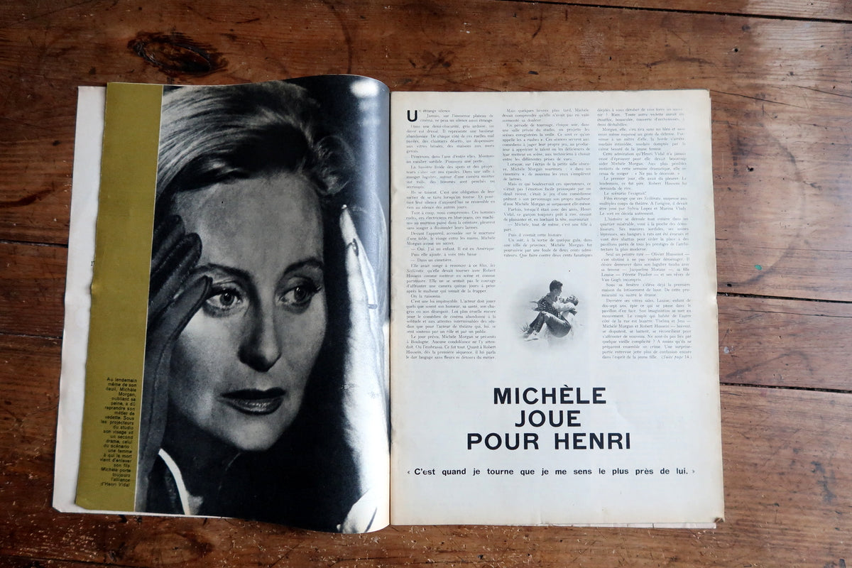 Colour orange advertisement on the magazine’s back cover