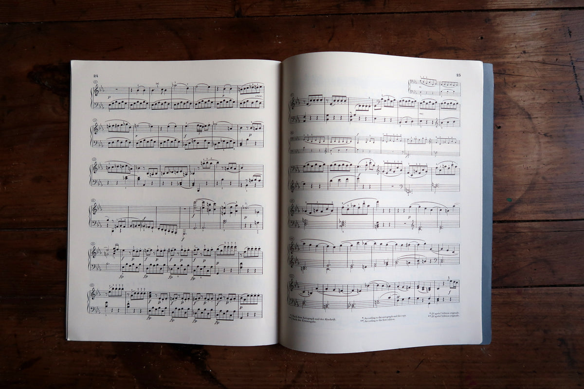 Full front cover with Mozart title, KV 475/457 identification and surface marks.