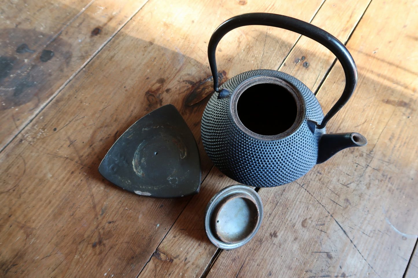 Vintage hobnail cast iron teapot, classic tea ceremony inspired design