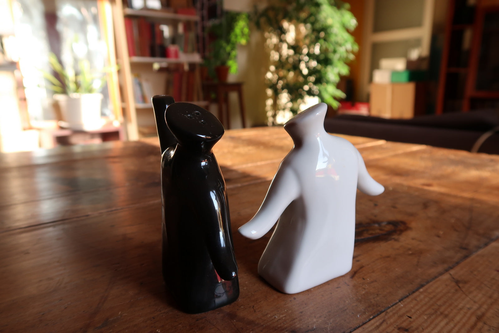 Anthropomorphic ceramic salt and pepper shakers, modern black and white decor