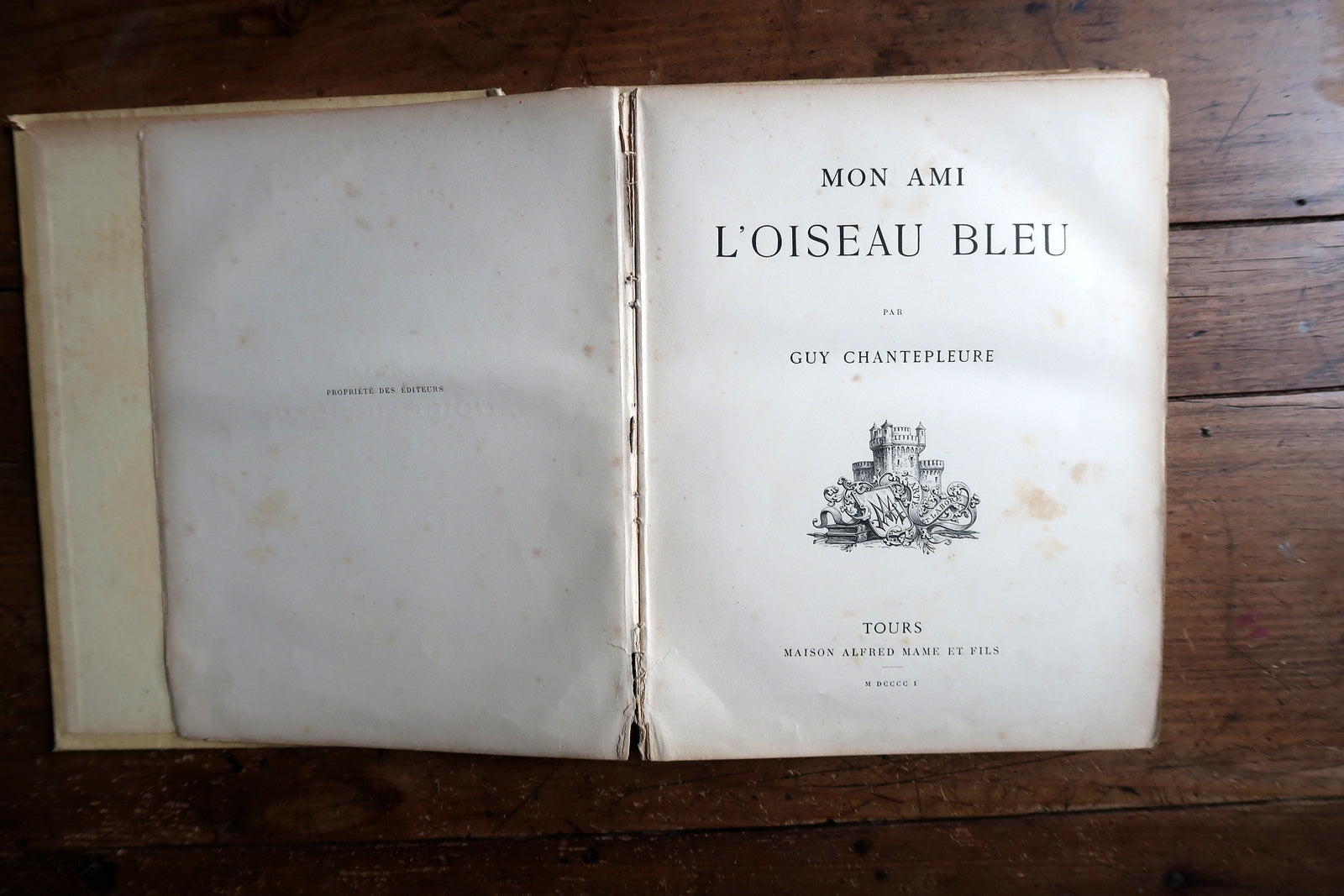 Antique children’s book Mon Ami l’Oiseau Bleu, circa 1900 illustrated edition