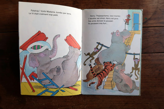 Disney Dumbo l’éléphant volant book cover view, colorful circus illustration