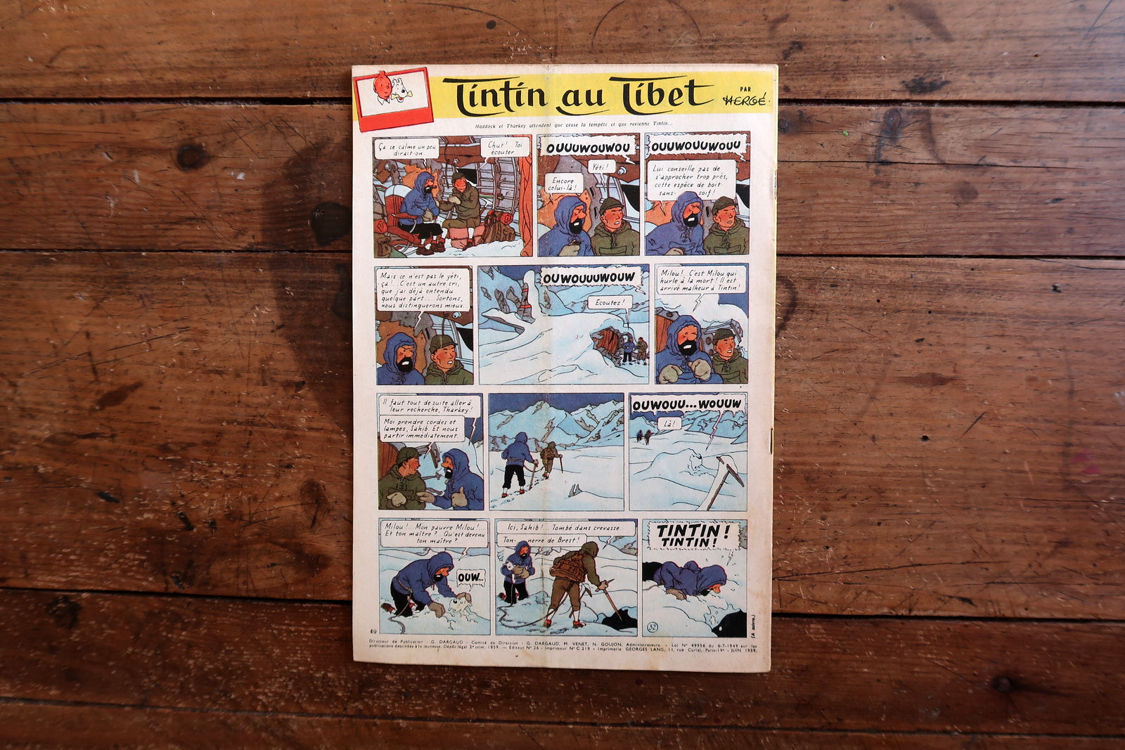 Vintage French comic magazine Tintin No. 554 June 1959, 40 pages including episodes of Tintin au Tibet, historical stories, and period advertisements, 8.3 x 11.8 inches.

