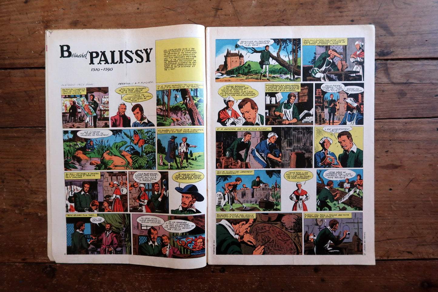 Vintage 1950s Tintin magazine No. 553, good vintage condition with visible central fold mark, light edge wear, and clean, complete interior pages totaling 40 pages.

