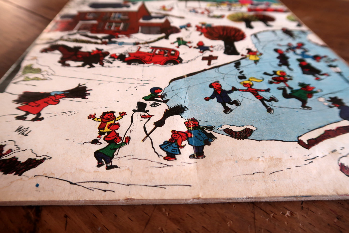 Nostalgic Tintin magazine issue from February 1959 with 40 pages, structurally complete, suitable for collectors of Hergé, Tintin, or vintage winter-themed comics.

