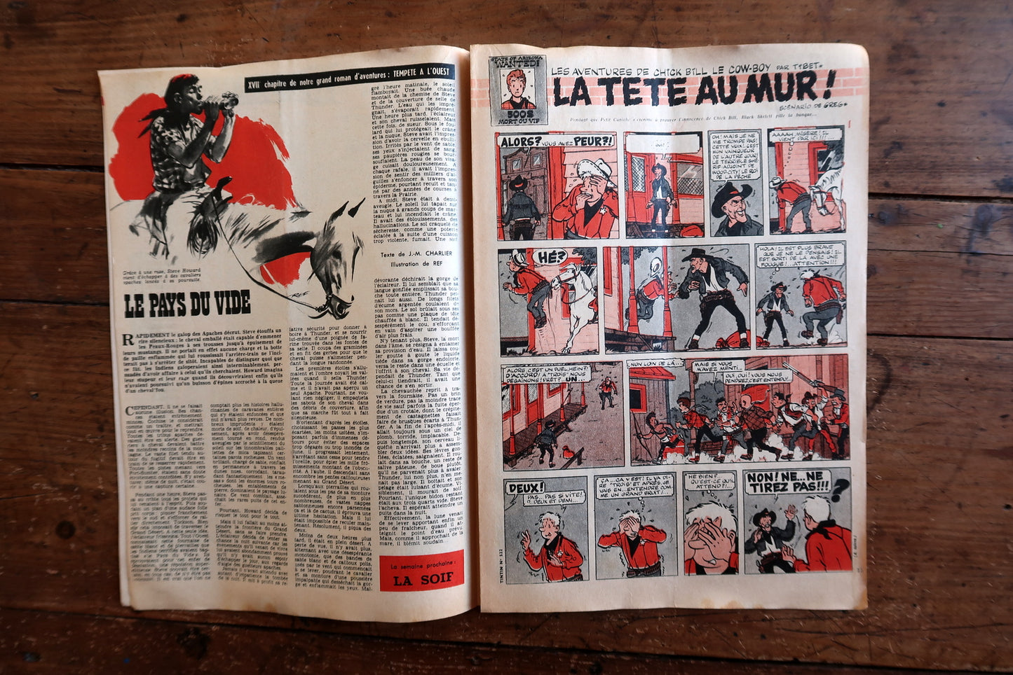 Open view of original Tintin magazine N°522 showing interior pages including L'Ombre du Glaive by L. & F. Funcken (breathtaking double-page medieval spread), Chick Bill le Cow-Boy (Tibet & Greg), Le Pays du Vide (Jean-Michel Charlier/Rey), and La Cavale d'Or (Willy Vandersteen).

