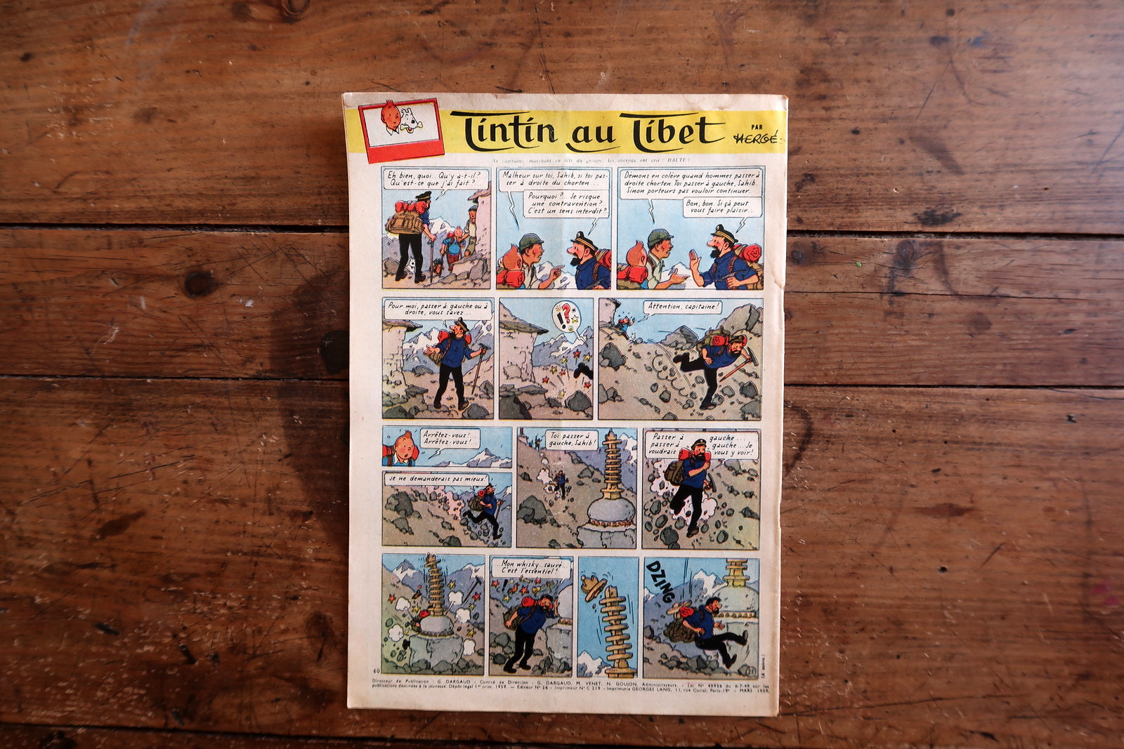 Collectible 1959 Journal de Tintin featuring a highly collectible cover documenting 1950s domestic life (television arrival, Scandinavian design, teenage culture), with back cover full-page color episode of Tintin au Tibet by Hergé.

