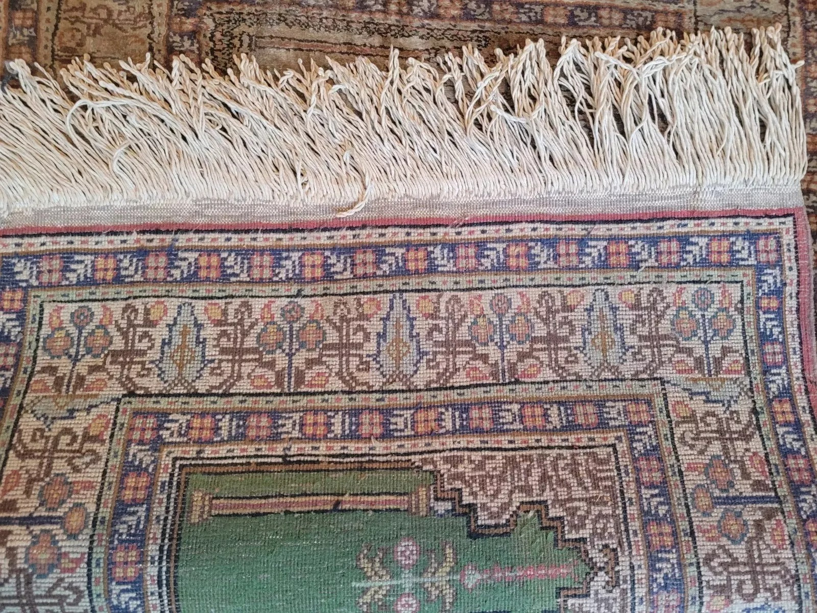 Close-up of intricate Kayseri weaving pattern

