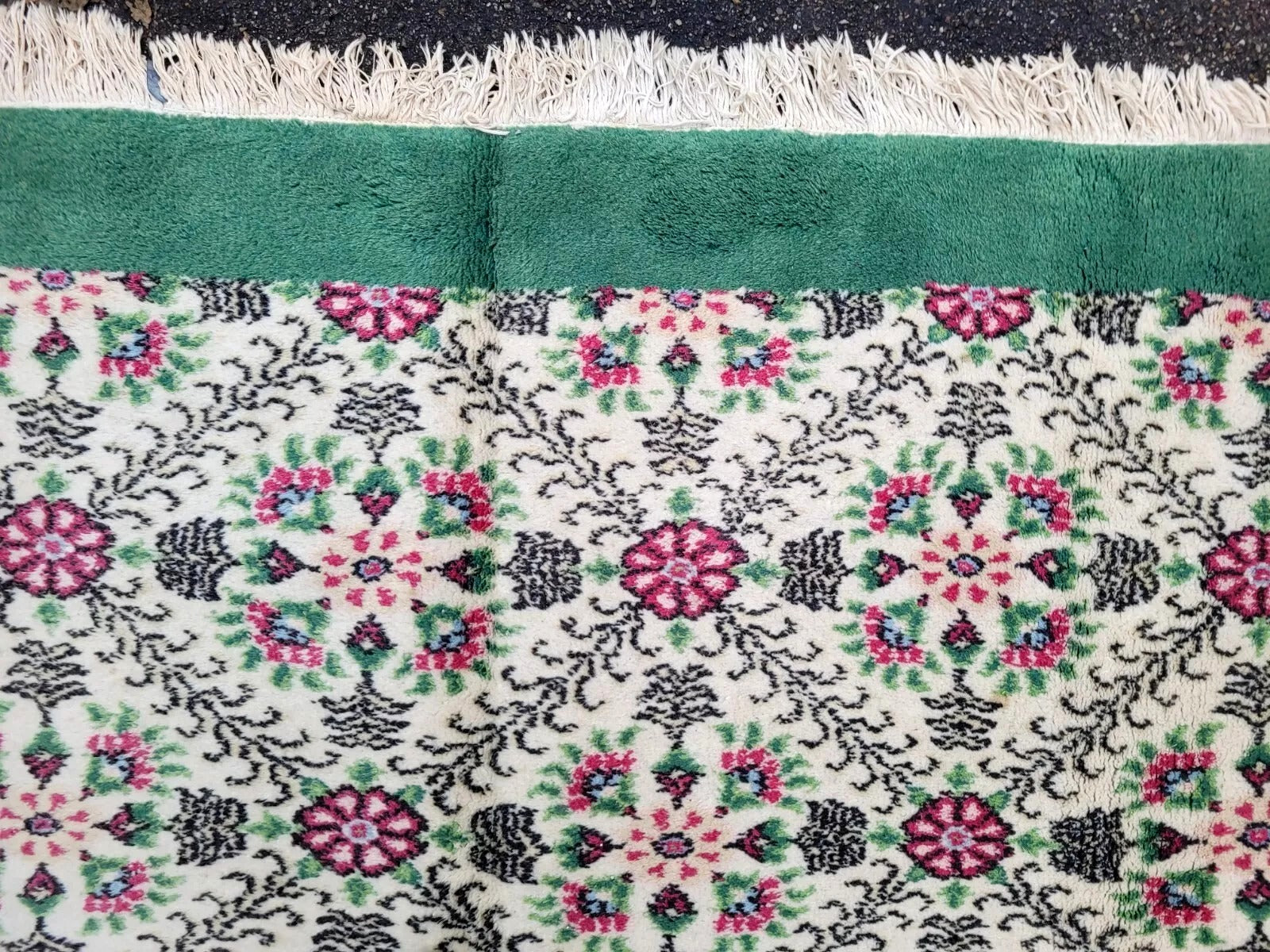 Turkish Sivas rug in good original condition, retaining vivid colors.
