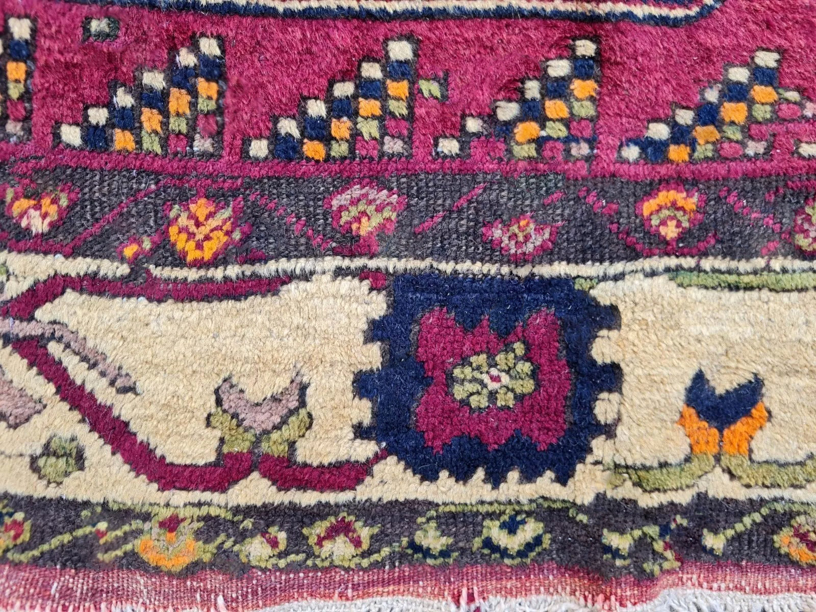 Full view of 1930s handmade wool rug

