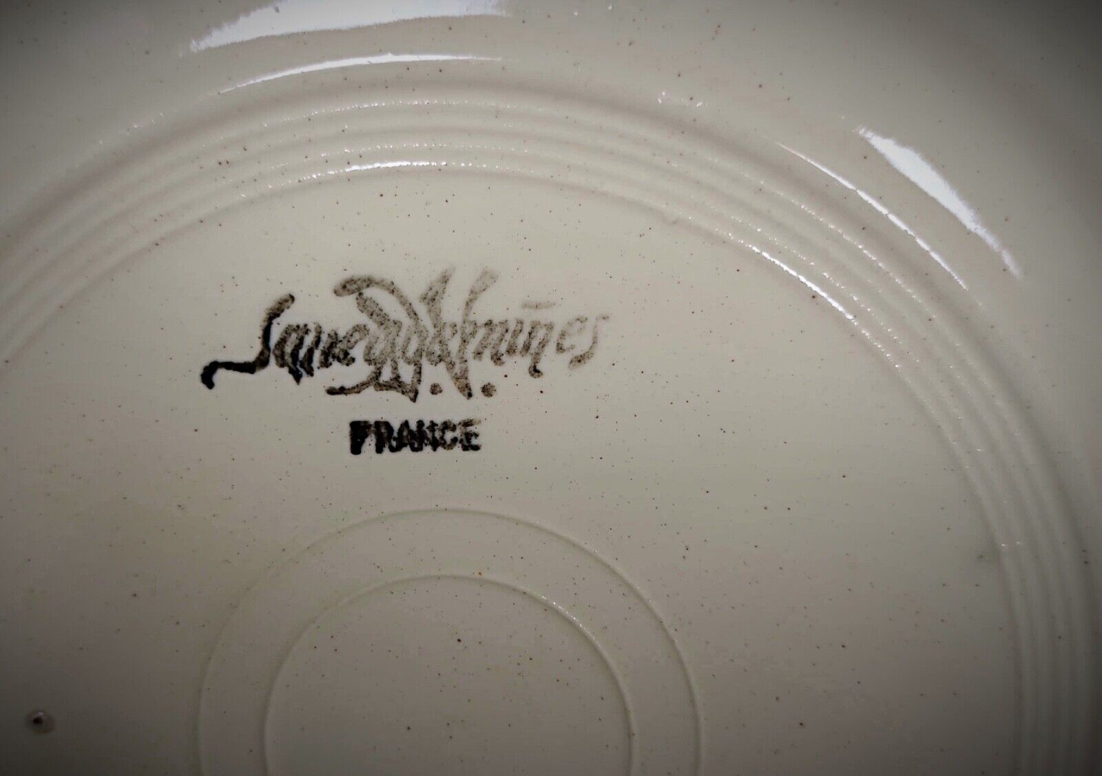 Mid-century French faïence plate in floral decor

