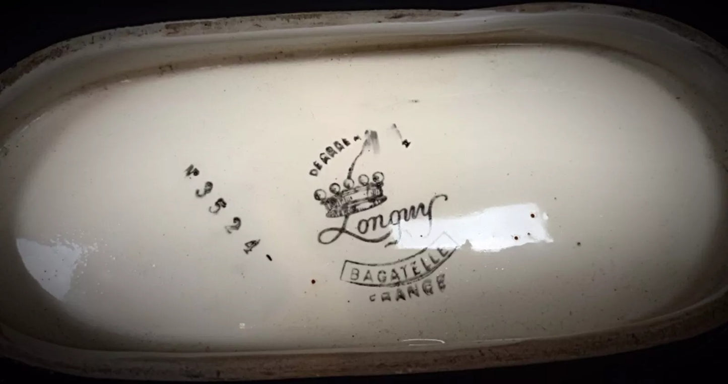 Side view showing platter depth and curved form

