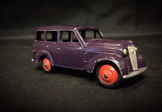 Side profile of the Renault toy car
