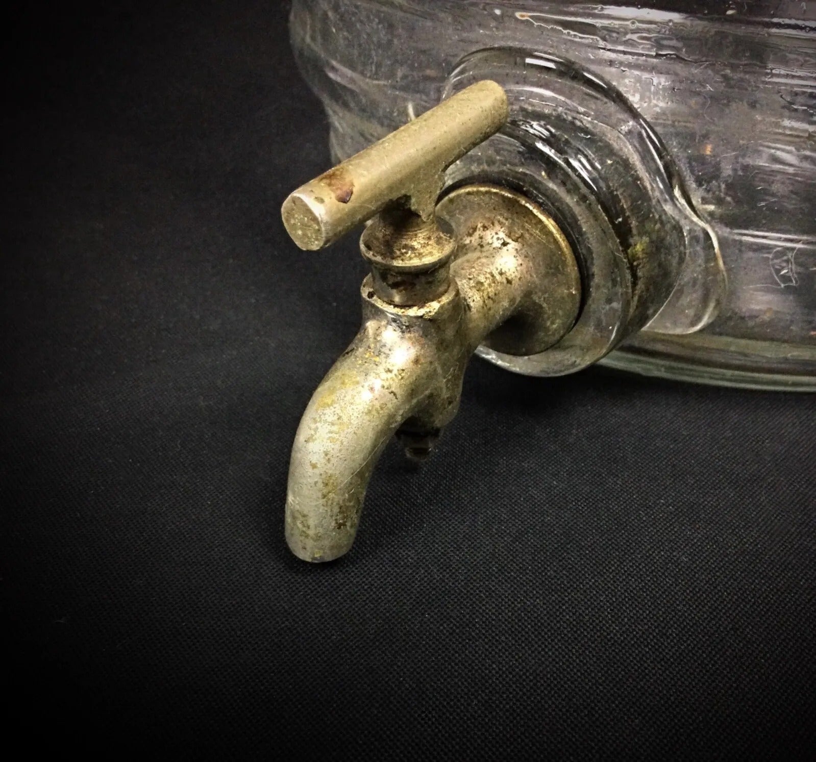 Base and stability features

