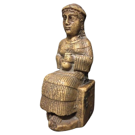 Front view of the vintage Neo-Sumerian "Laryballe" female statue casting.
