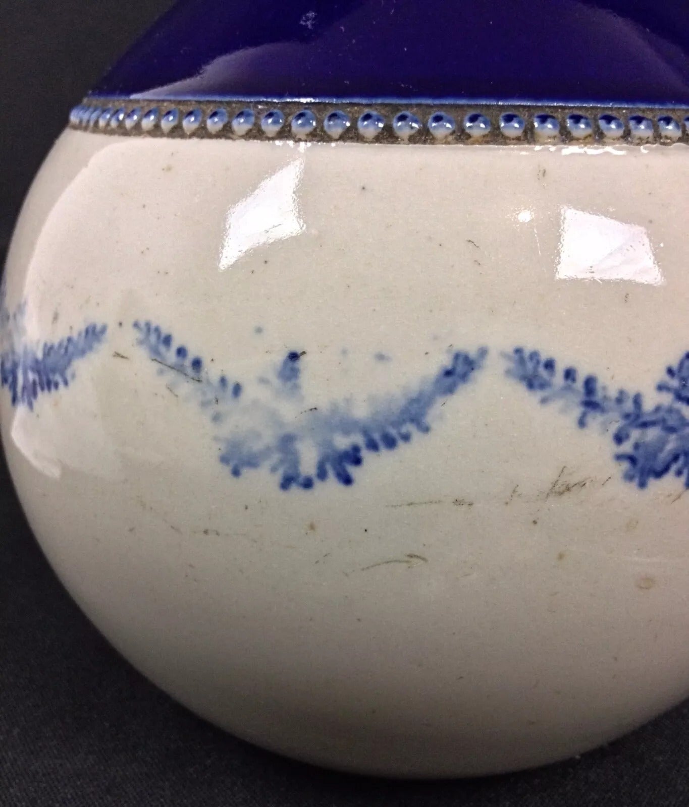 Top-down view into the pitcher's interior and opening

