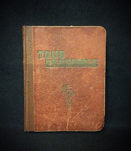 Close-up of book cover of "Retour en Chrétienté"
