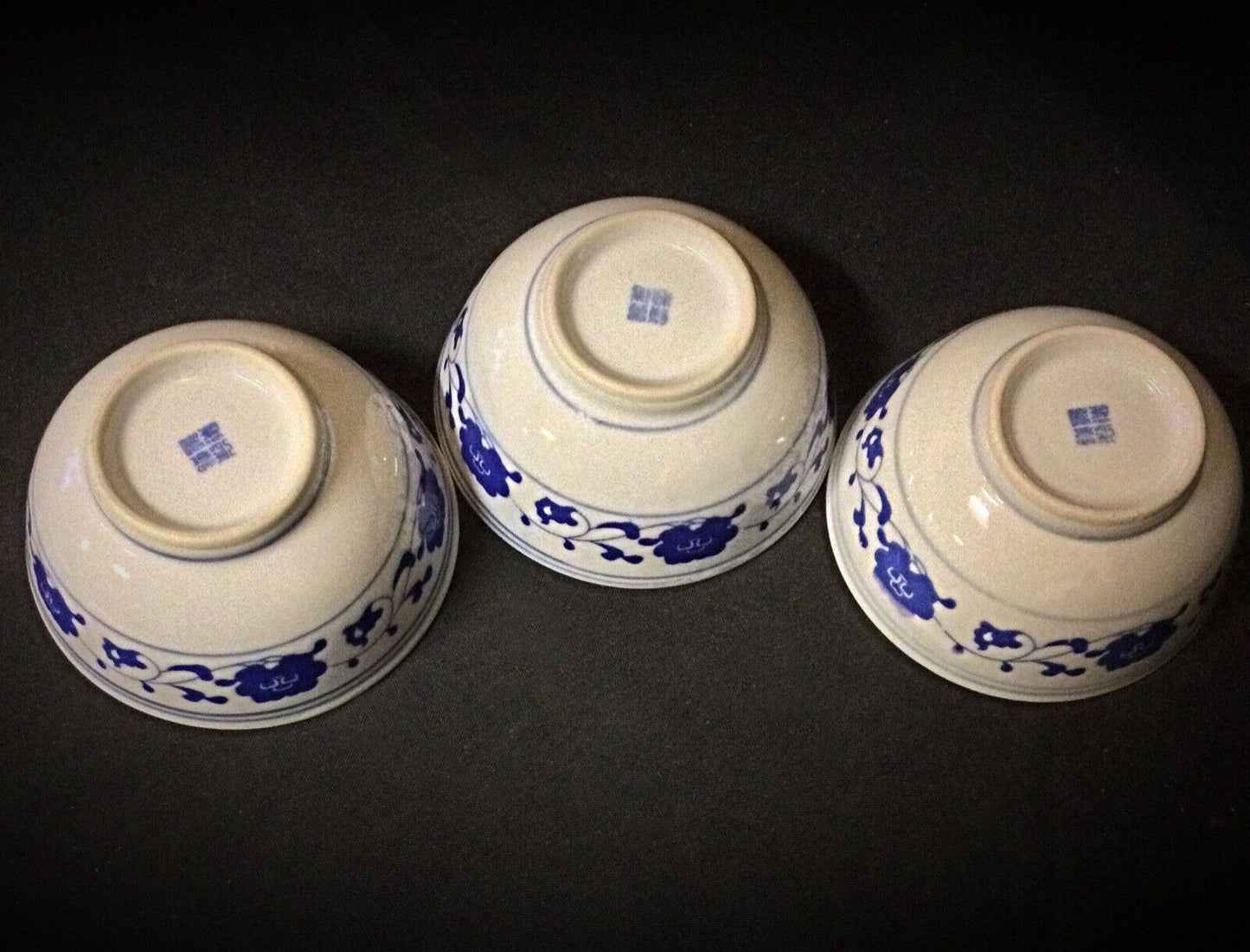 Detailed image of the matching porcelain spoons and bowls
