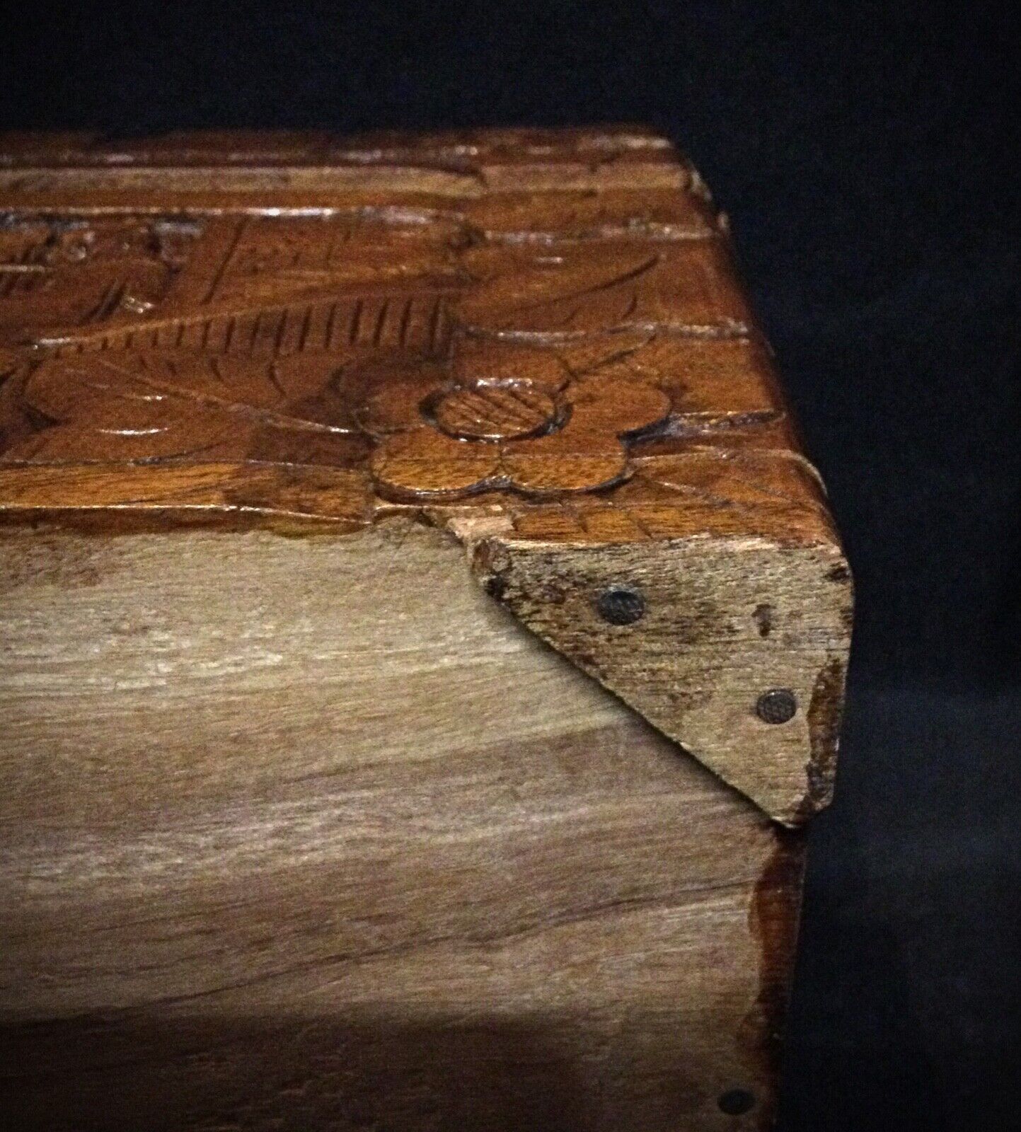 Handmade wooden jewelry storage box with deep relief carving

