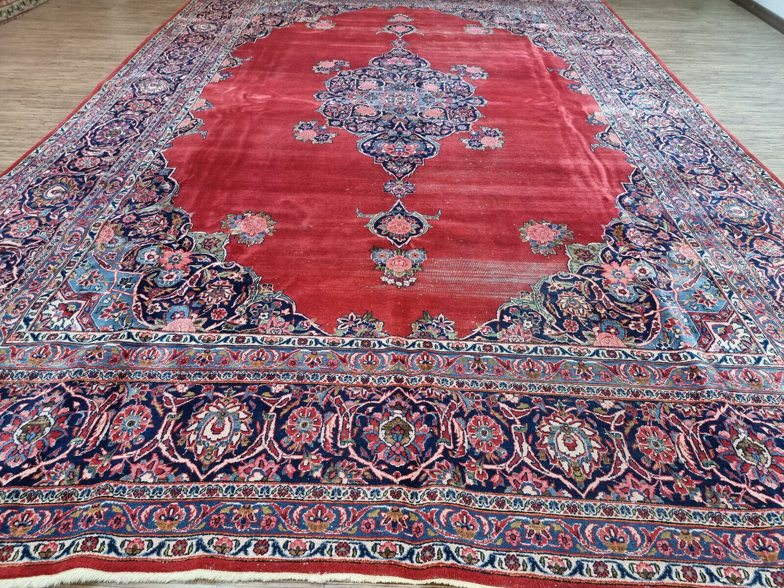 Detailed Pattern on Handmade Antique Persian Kashan Rug - 1920s
