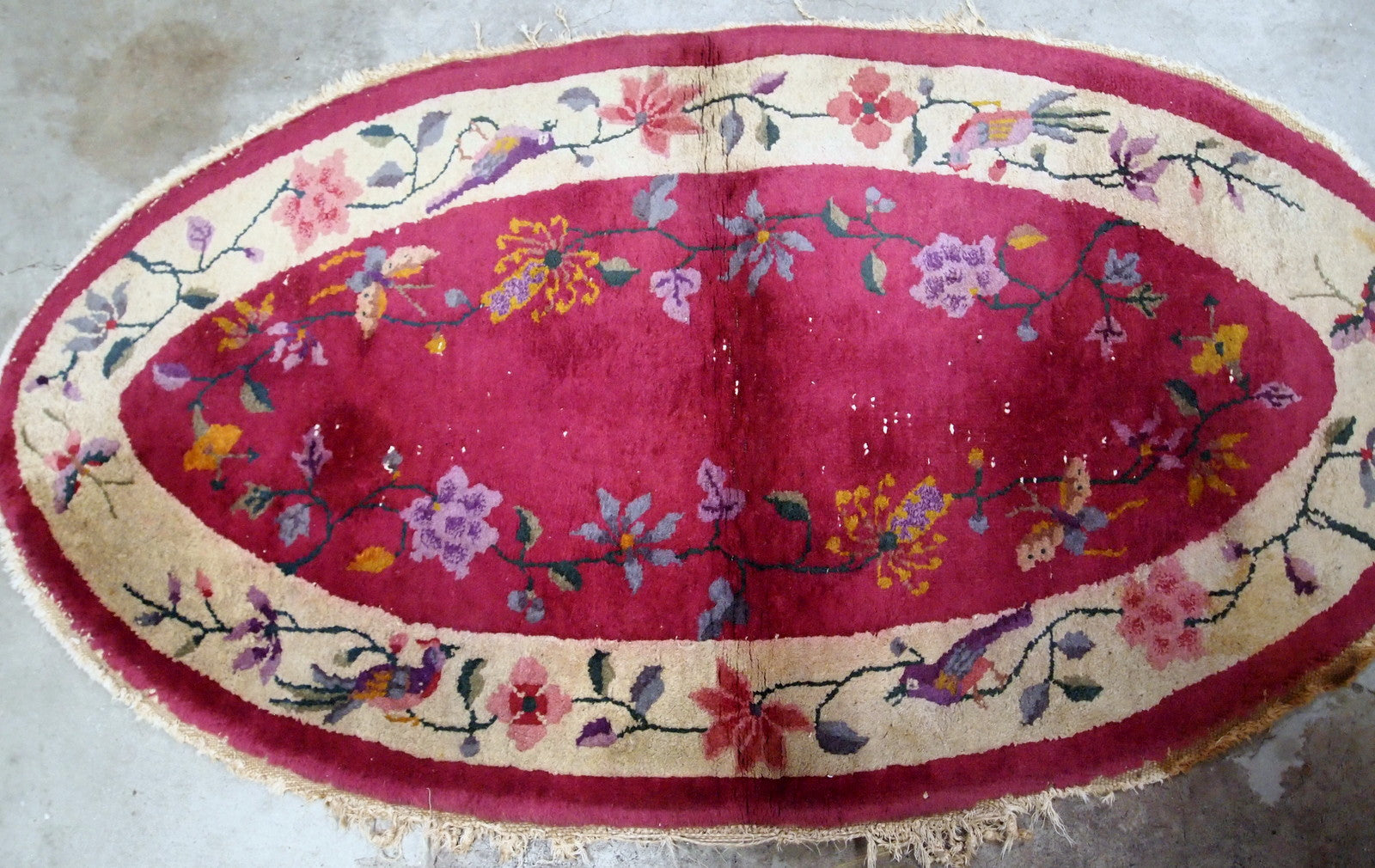 Antique Art Deco Chinese rug in original condition, it has full pile but a stain on the fringes. It is from the beginning of 20th century.