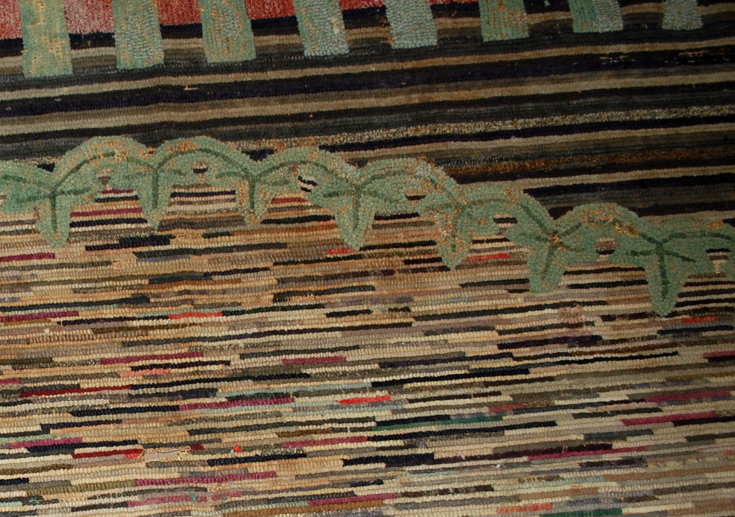 Handmade antique American hooked rug 1880s