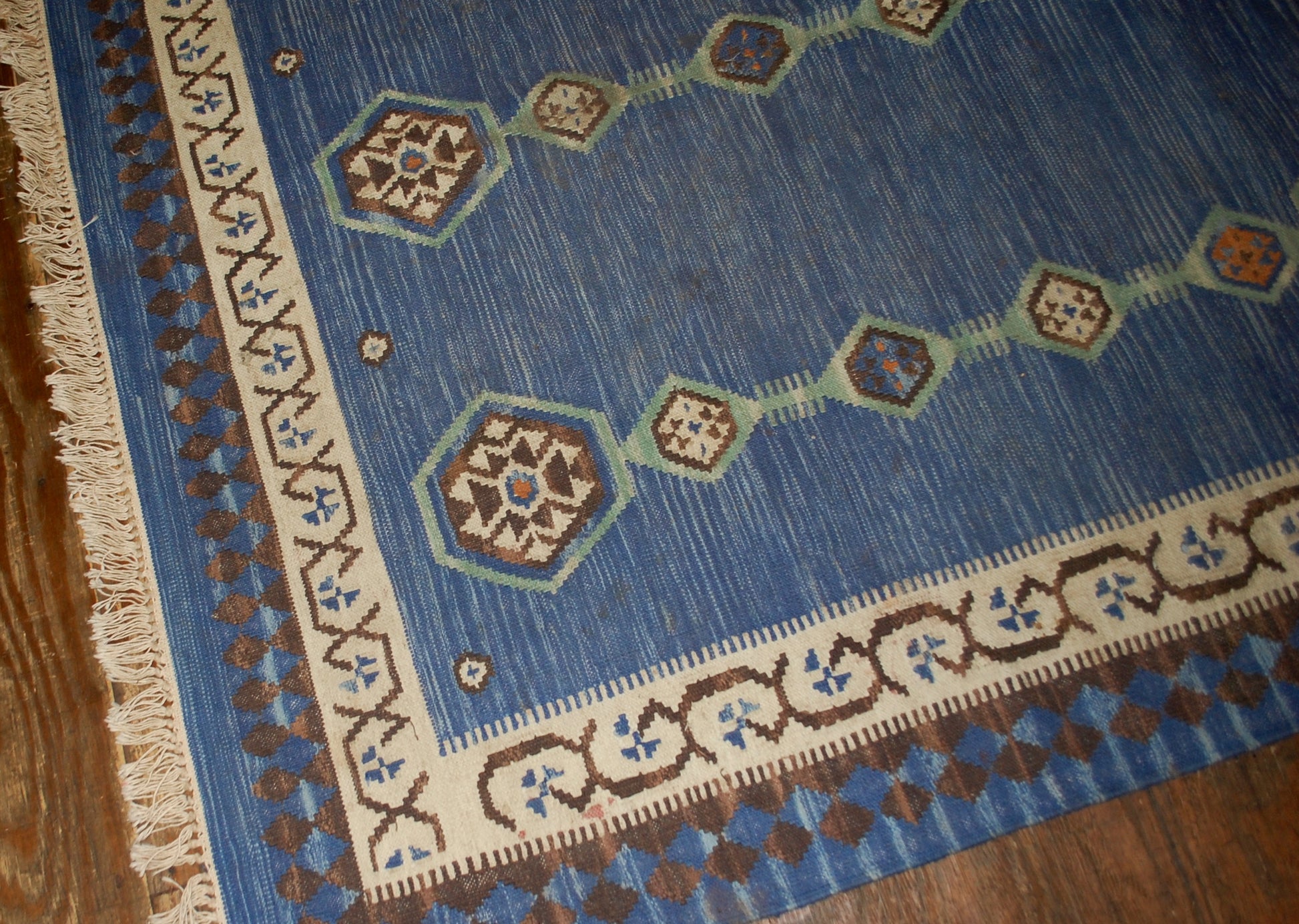 Antique hand made Indian Dhurri kilim in original good condition. It is from the middle of 20th century, made in tribal design.