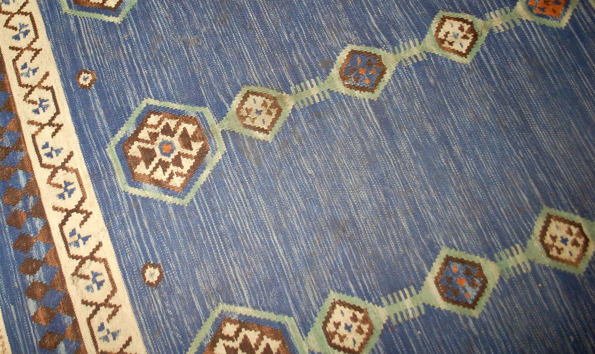 Antique hand made Indian Dhurri kilim in original good condition. It is from the middle of 20th century, made in tribal design.