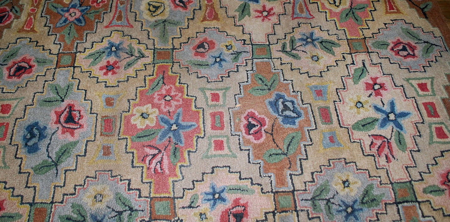 Hand made Antique American Hooked Rug