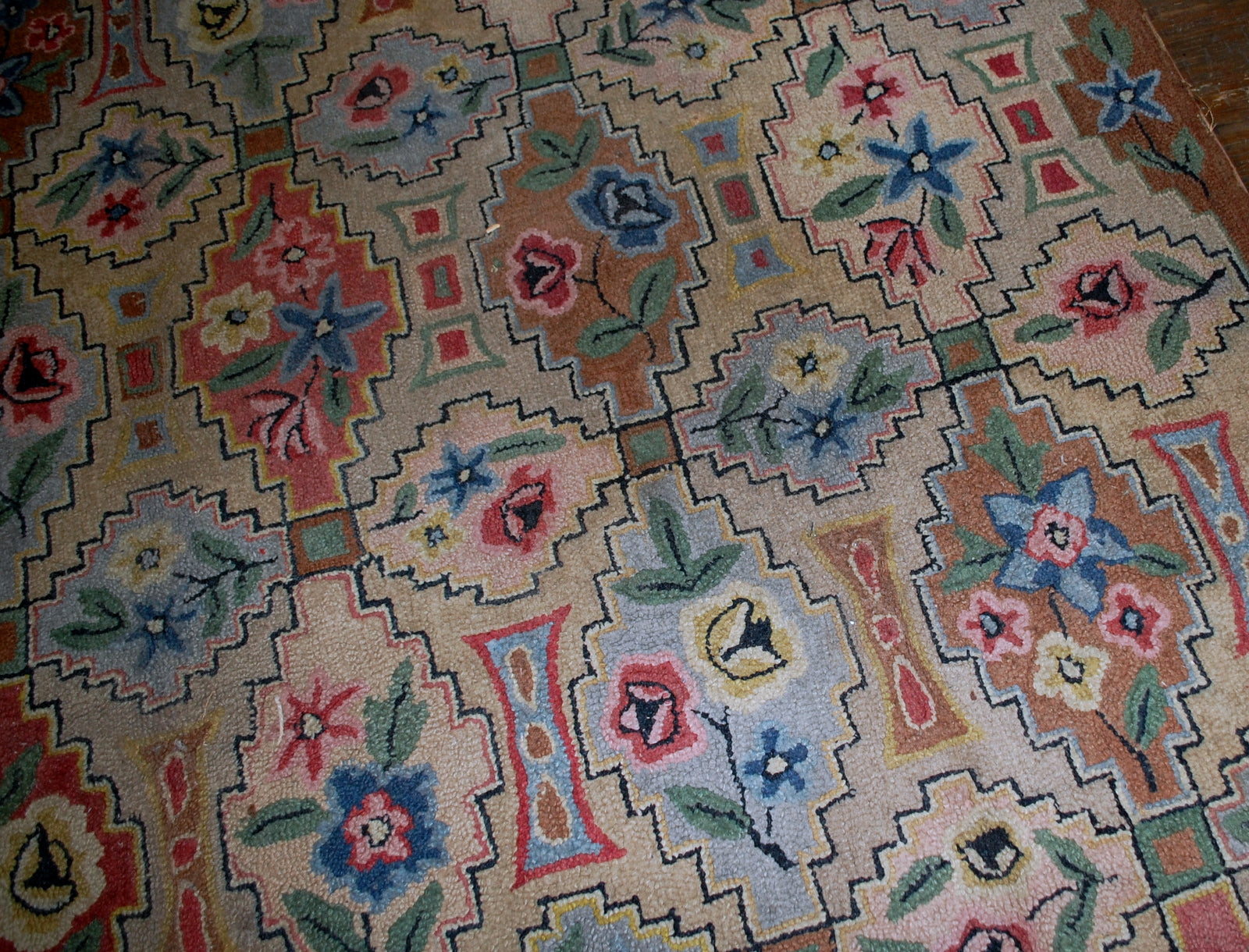 Hand made Antique American Hooked Rug