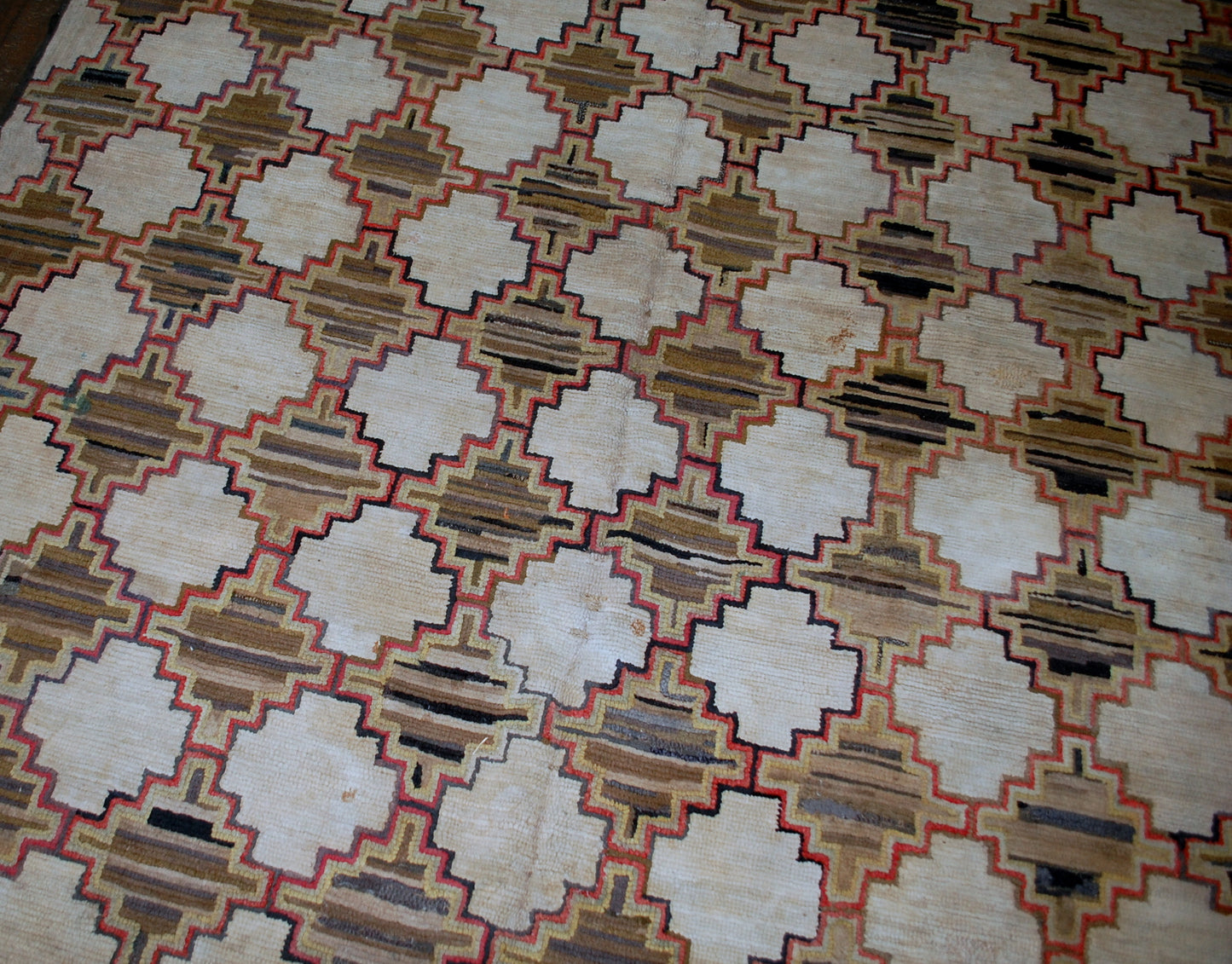 Handmade antique American hooked rug 1880s