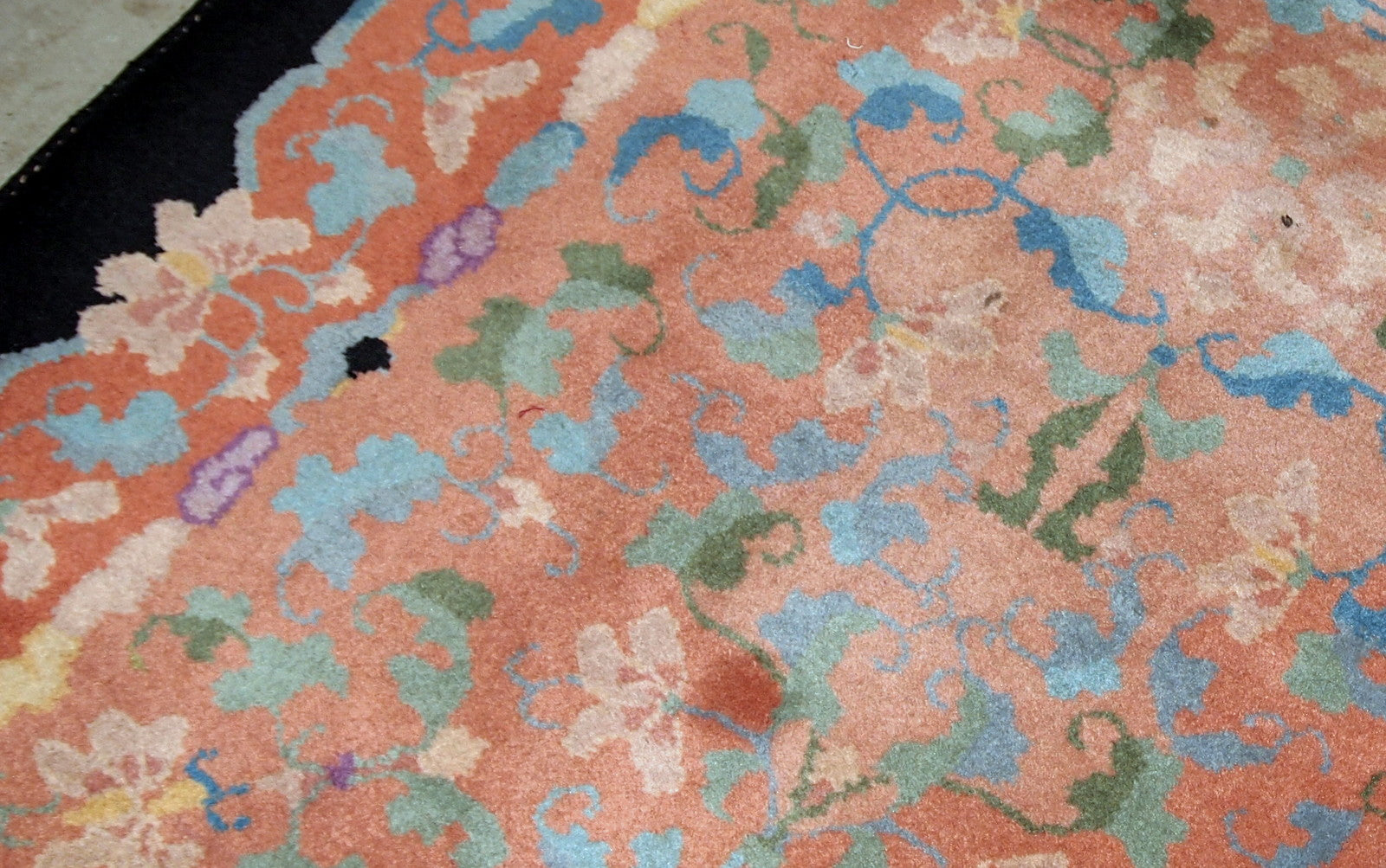 Handmade antique Art Deco Chinese rug 1920s