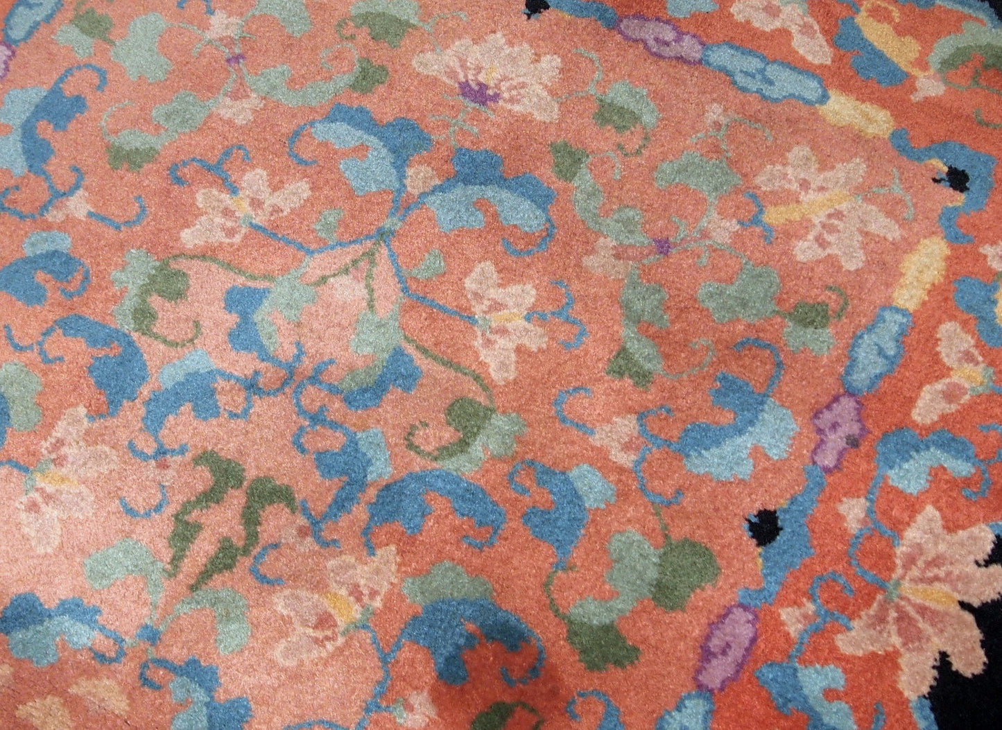 Handmade antique Art Deco Chinese rug 1920s