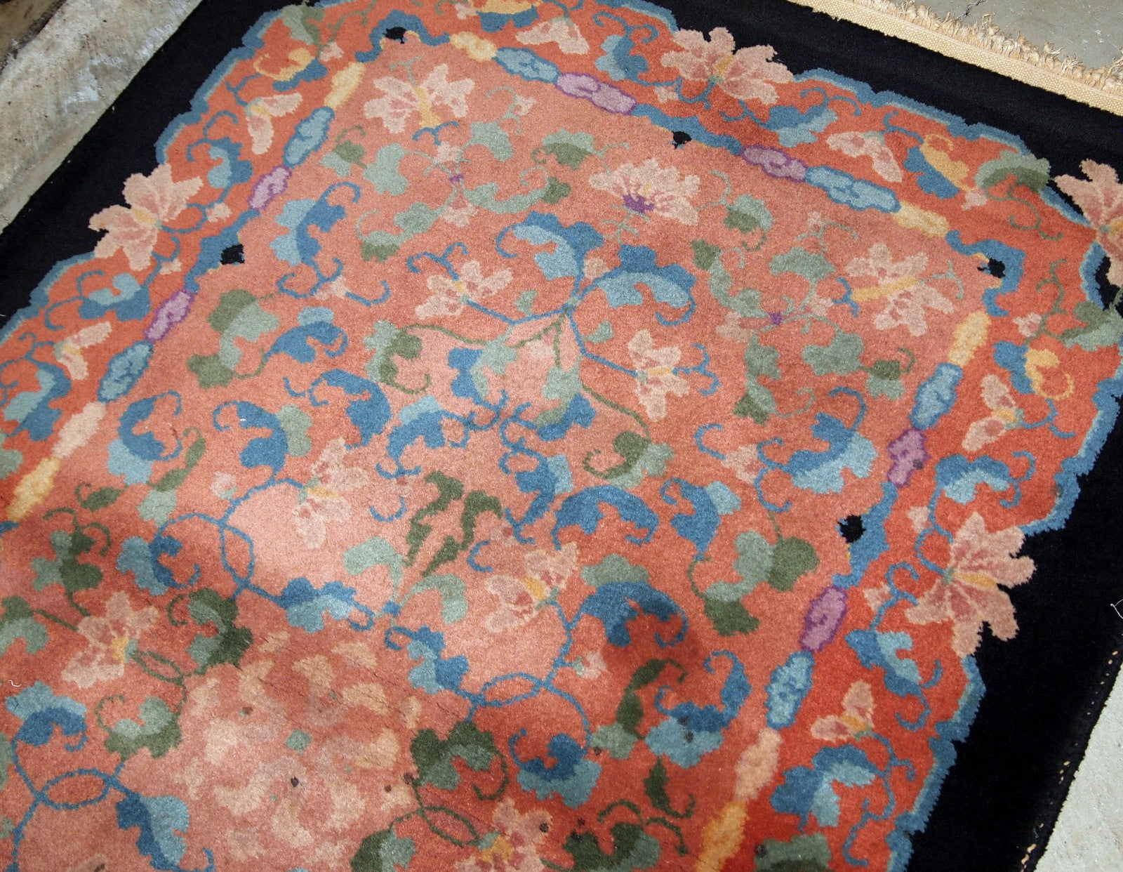 Handmade antique Art Deco Chinese rug 1920s
