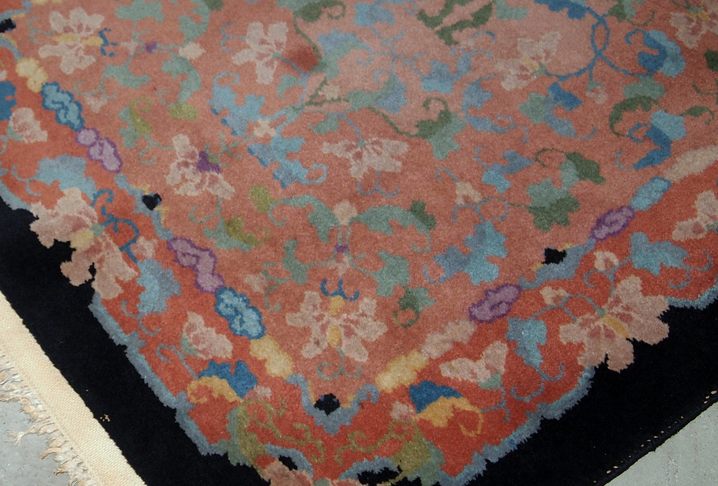 Handmade antique Art Deco Chinese rug 1920s