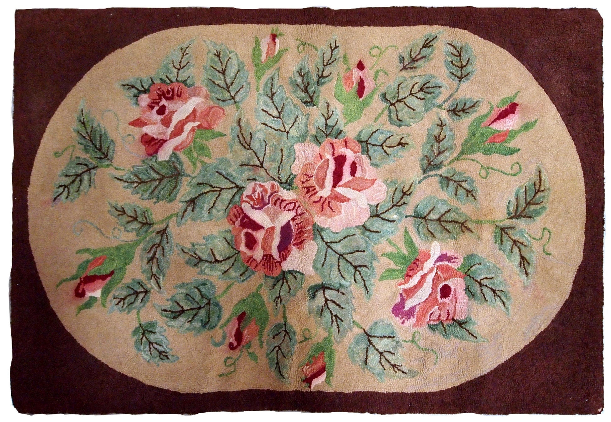 Handmade antique American Hooked rug with red roses. The rug is from the beginning of 20th century and in good condition.