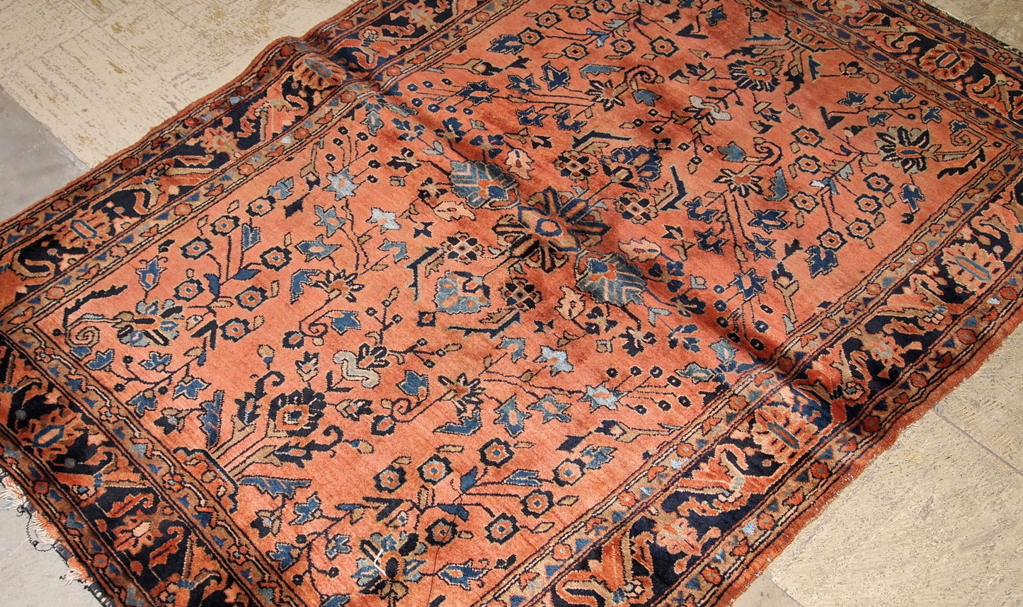 Handmade antique Persian Sarouk rug 1920s
