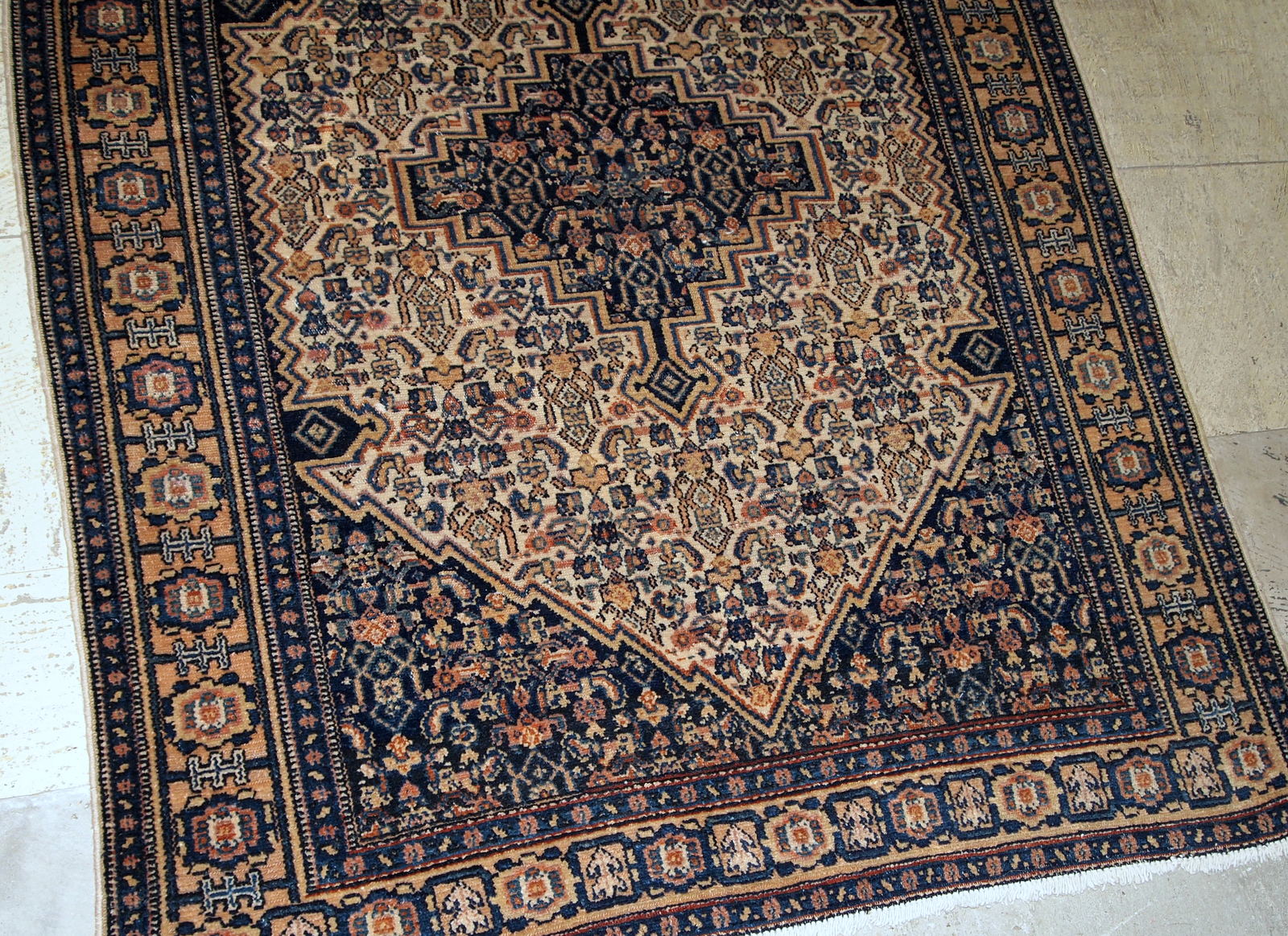 Handmade antique Persian Bibikabab rug 1920s