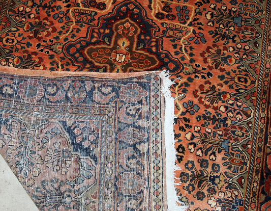 Handmade antique Persian Sarouk rug 1920s
