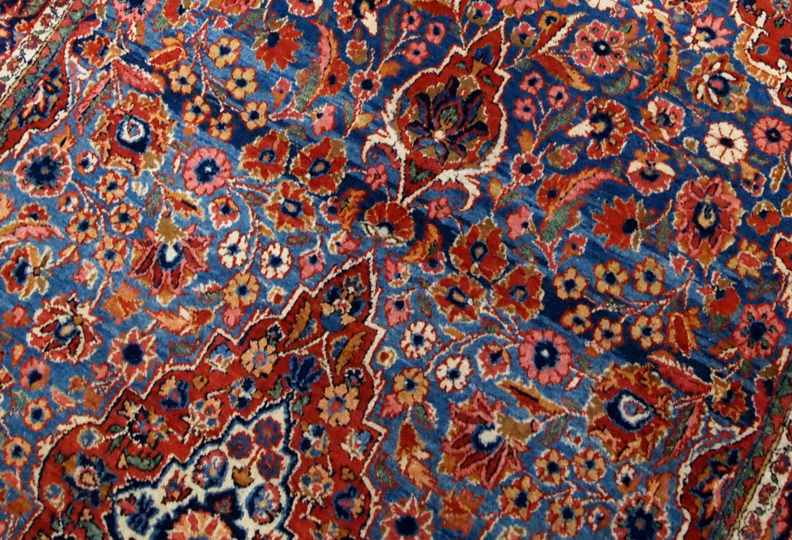 Handmade antique Persian Kashan rug 1900s