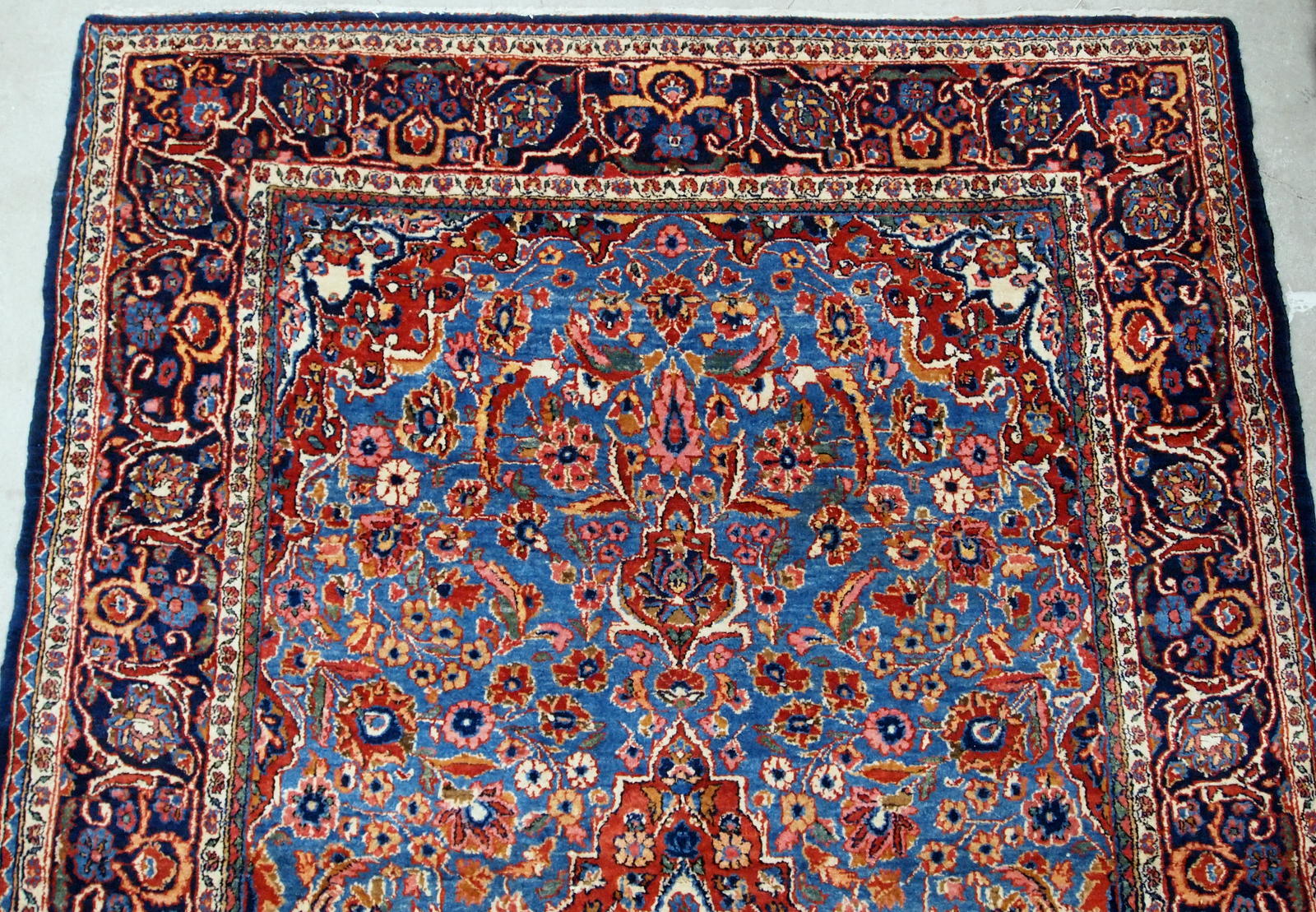 Handmade antique Persian Kashan rug 1900s