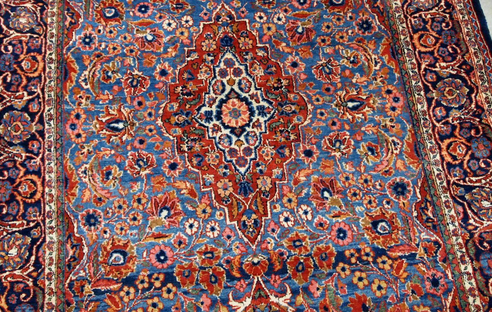 Handmade antique Persian Kashan rug 1900s