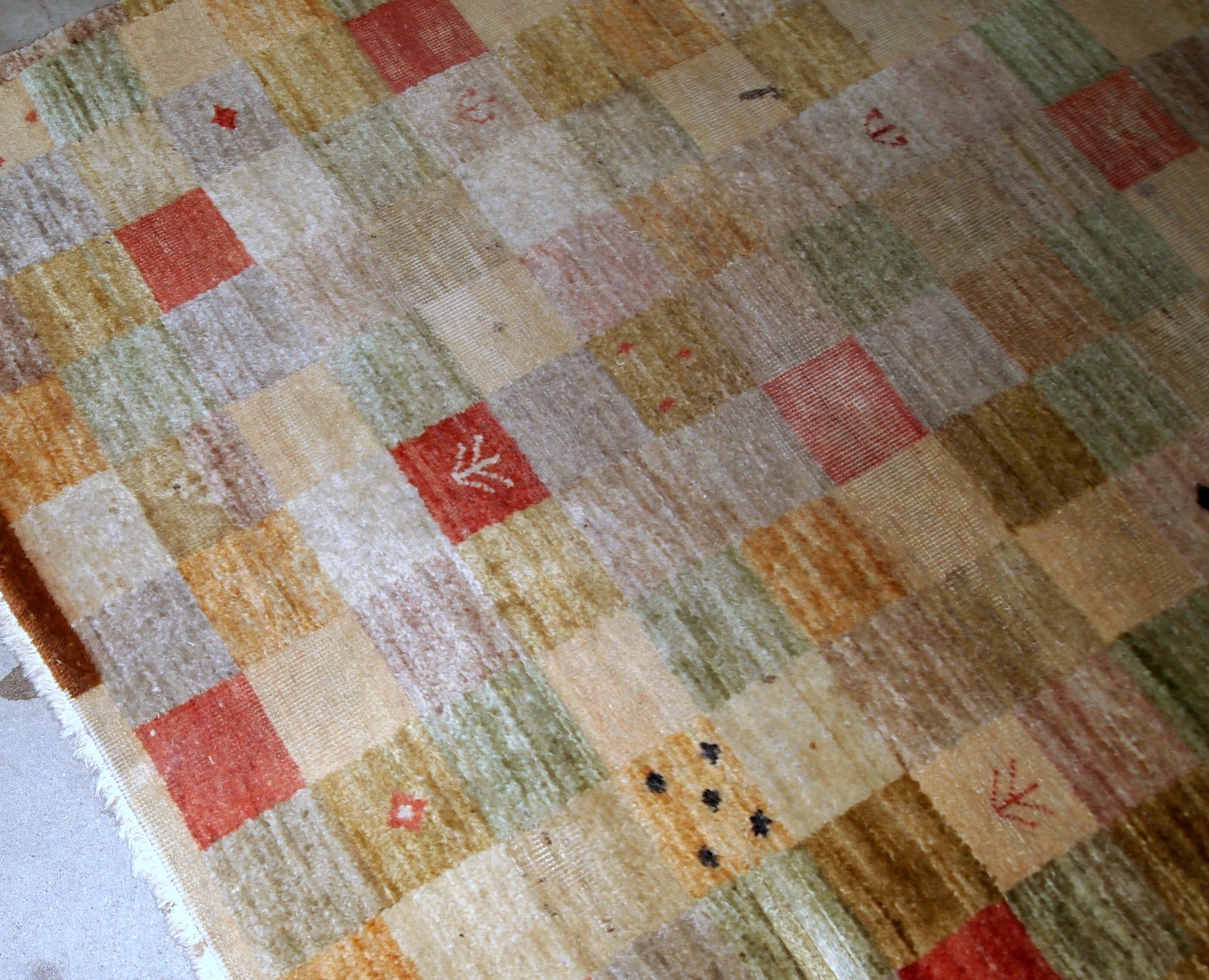 Handmade vintage Modern Chinese rug 1980s