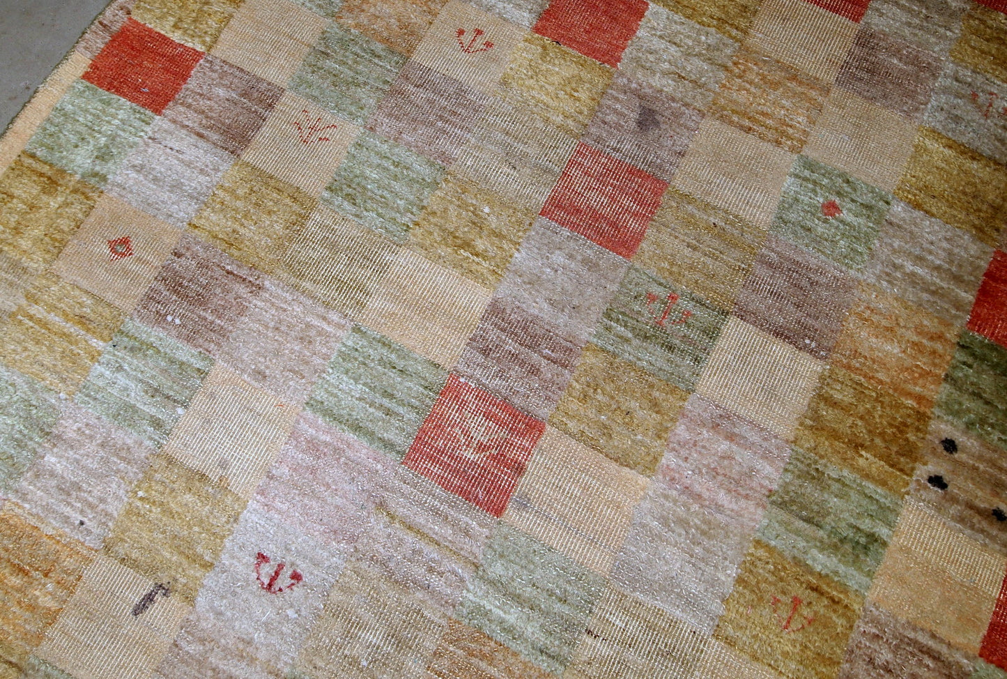 Handmade vintage Modern Chinese rug 1980s