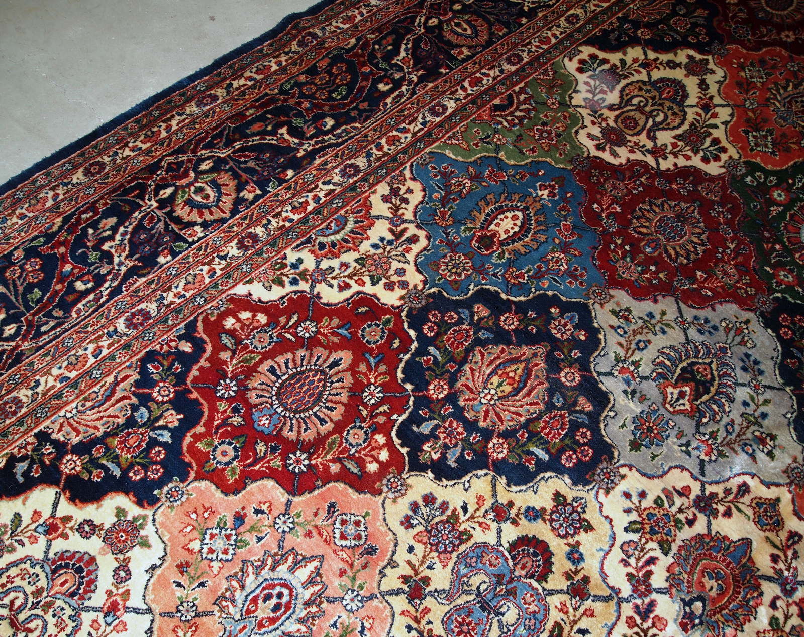Handmade antique Persian Kashan rug 1910s