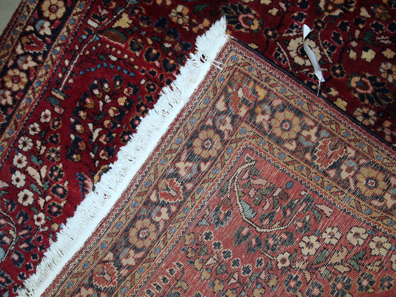 Handmade antique Persian Sarouk rug, 1920s