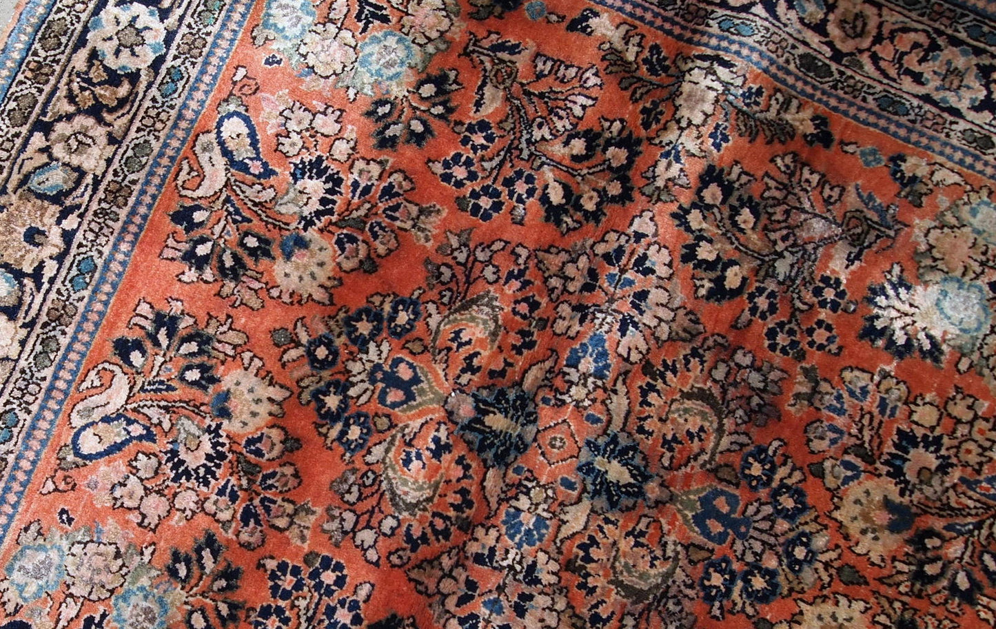 Handmade antique Persian Sarouk rug, 1920s