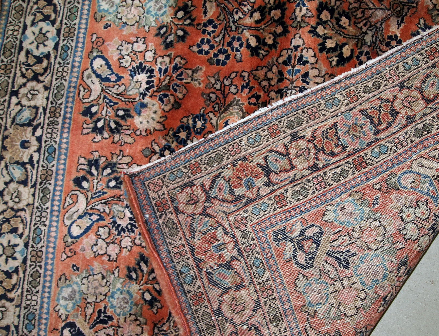 Handmade antique Persian Sarouk rug, 1920s