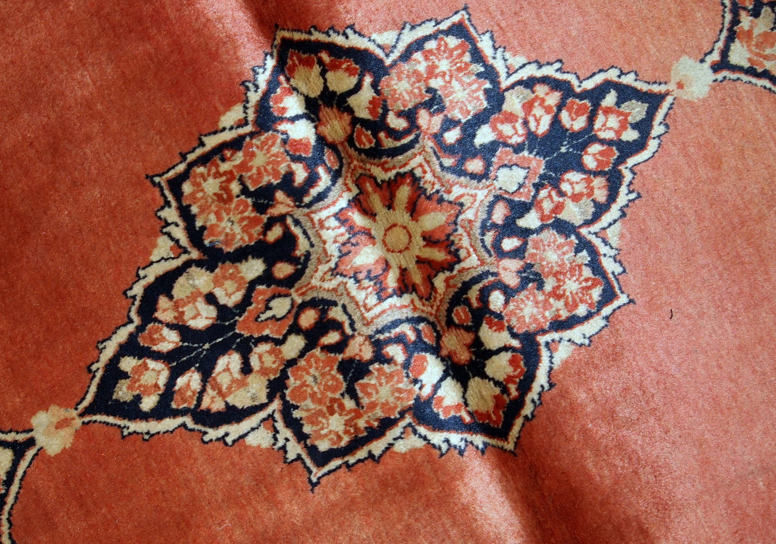 Handmade antique Persian Sarouk rug, 1920s